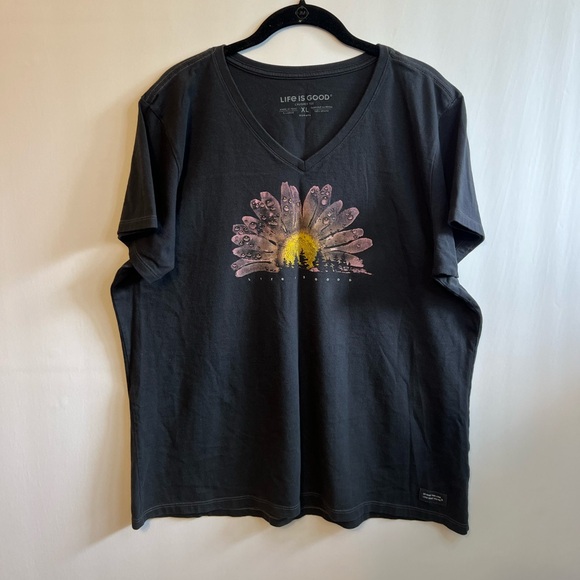 Life Is Good Black T-Shirt with flower Graphic size xl - Picture 1 of 7